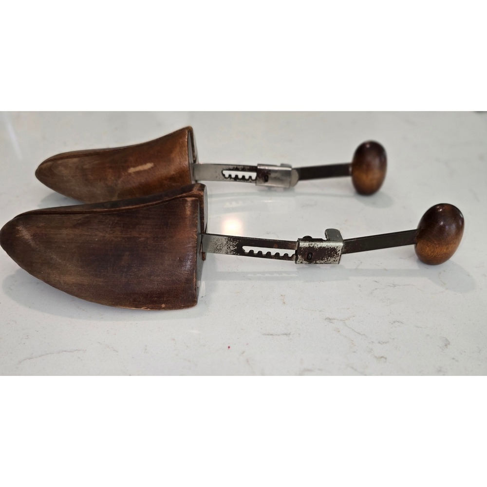 Vintage Wooden Shoe Trees Adjustable Split Toe Metal Hardware Pair Brown - Picture 2 of 3